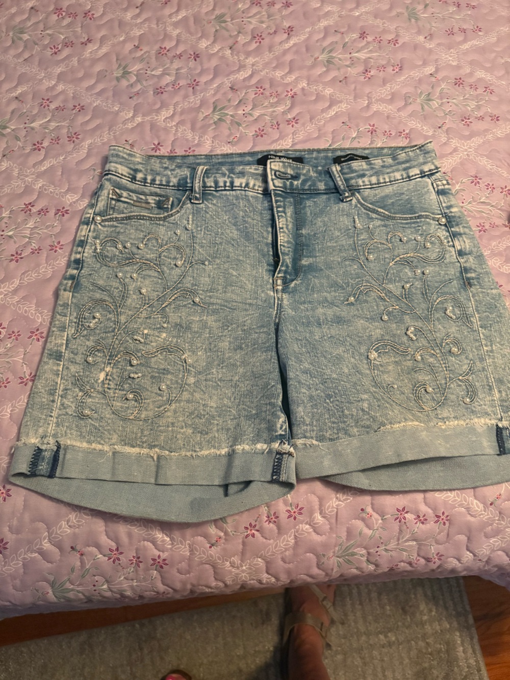 -Women’s Light Denim Embellished Shorts